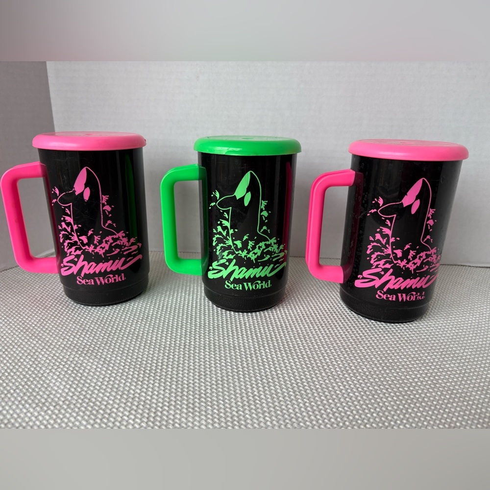 Vintage Lot of 3 Sea World of Texas 90s Souvenir Plastic Mug Pink Green Shamu